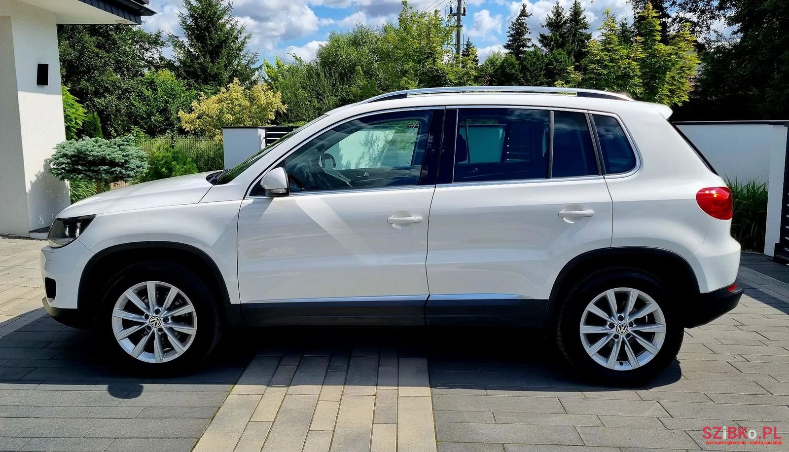 2012' Volkswagen Tiguan photo #6