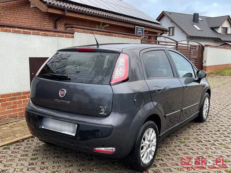 2010' Fiat Punto Evo photo #4