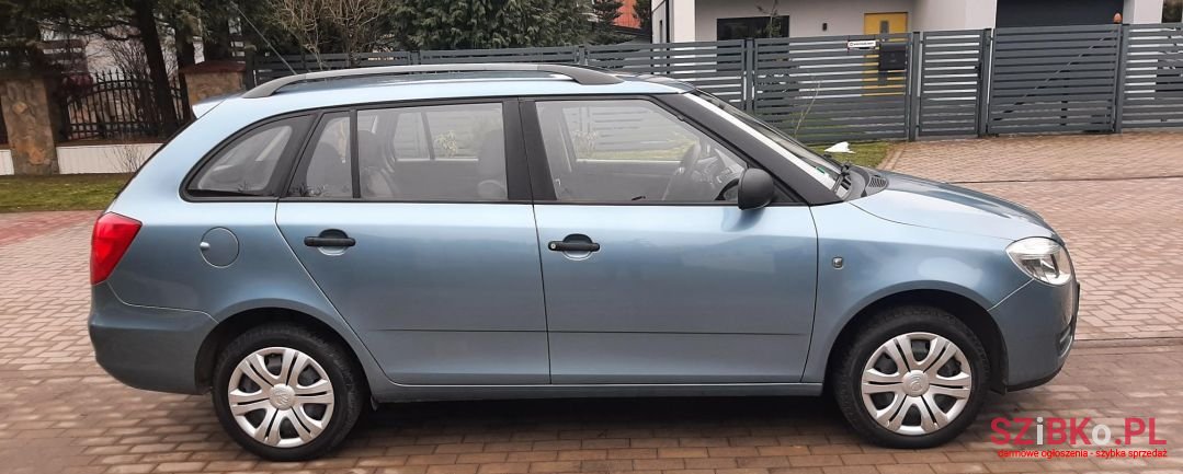 2009' Skoda Fabia photo #3