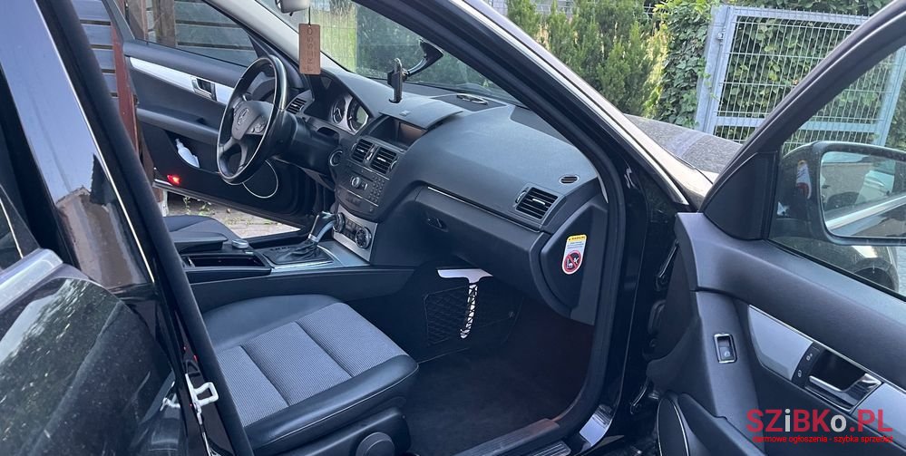 2008' Mercedes-Benz C-Class photo #4