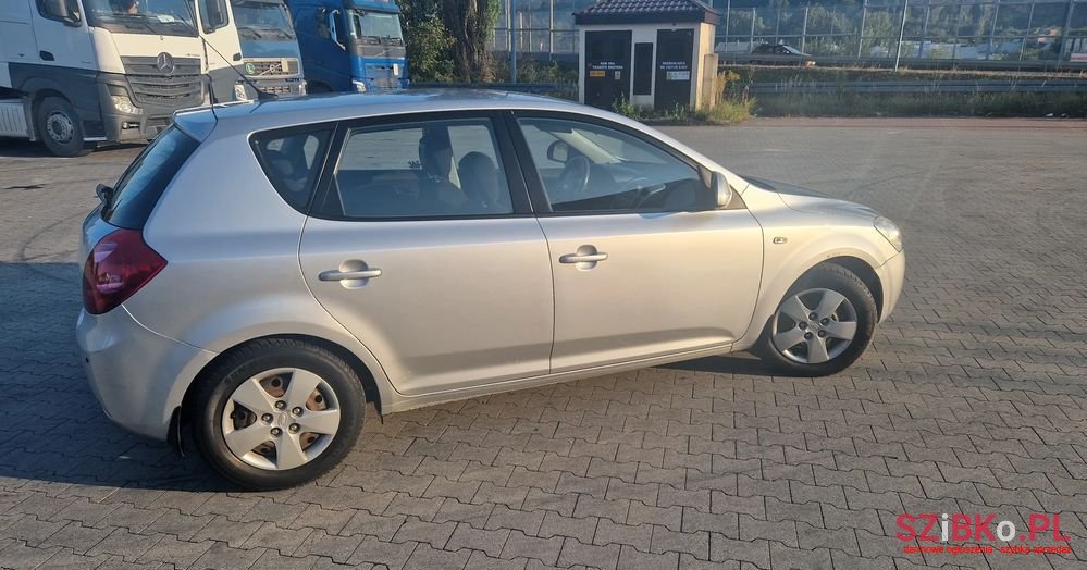 2008' Kia Ceed photo #2