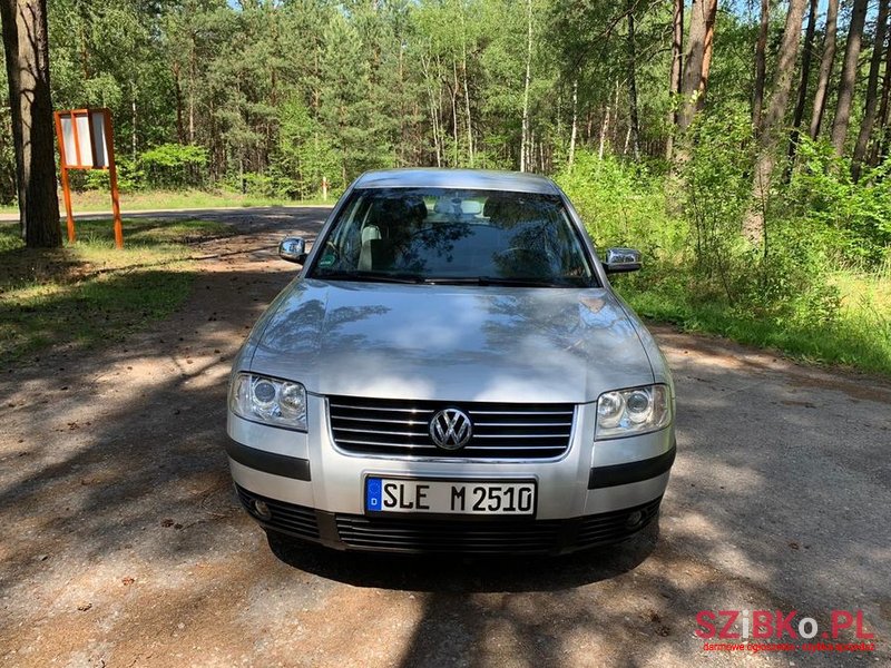 2002' Volkswagen Passat photo #6
