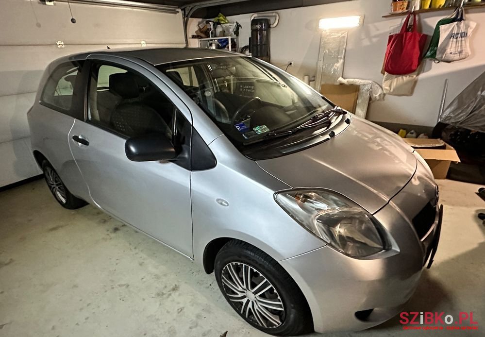 2006' Toyota Yaris 1.3 Sol photo #2