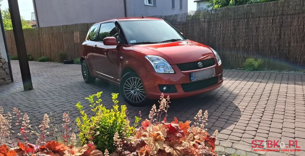 2009' Suzuki Swift photo #2