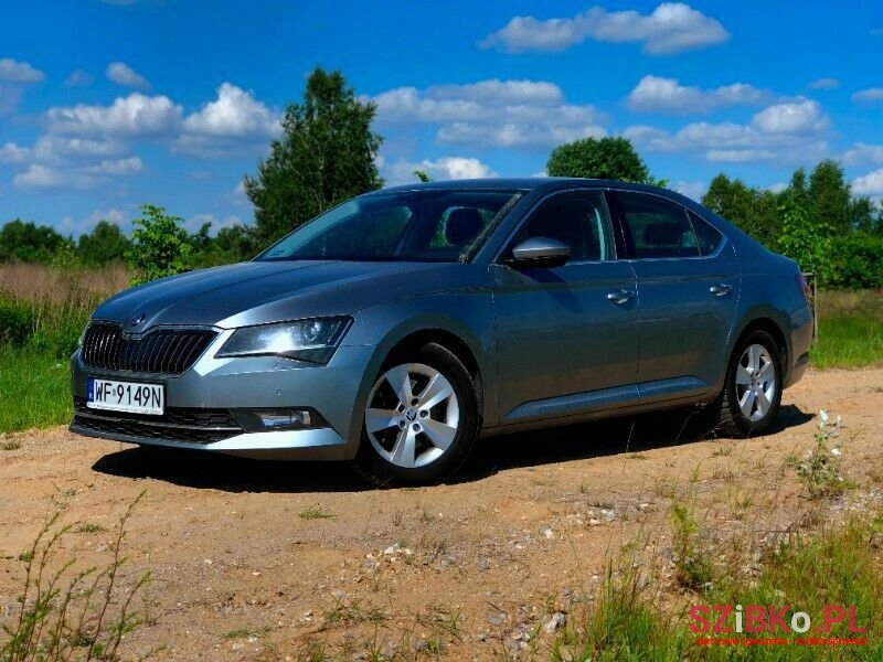 2017' Skoda Superb photo #3