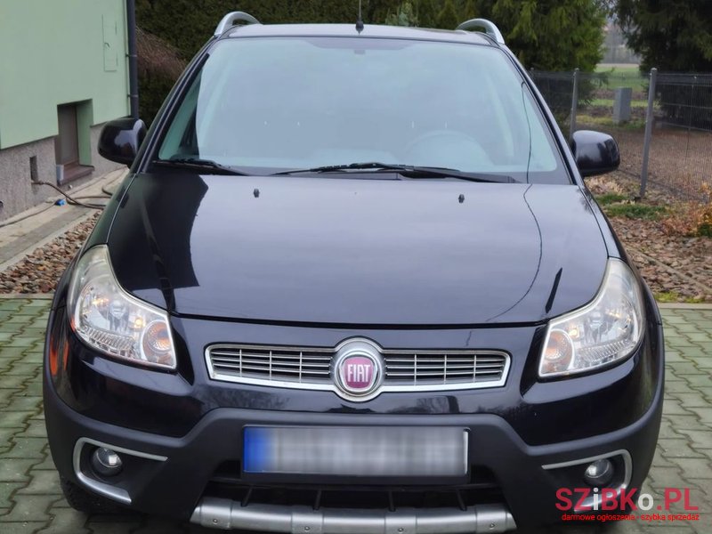 2009' Fiat Sedici photo #2