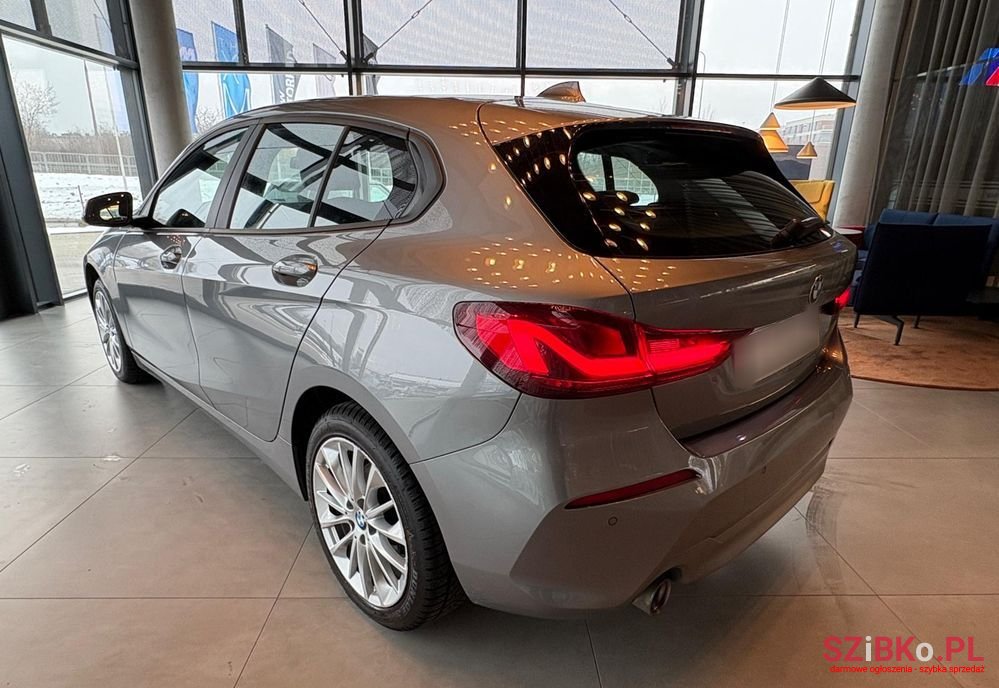 2024' BMW 1 Series 118I Advantage photo #2
