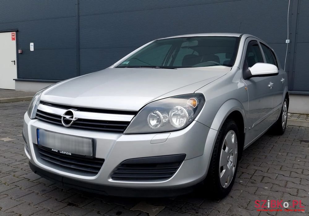 2006' Opel Astra photo #1