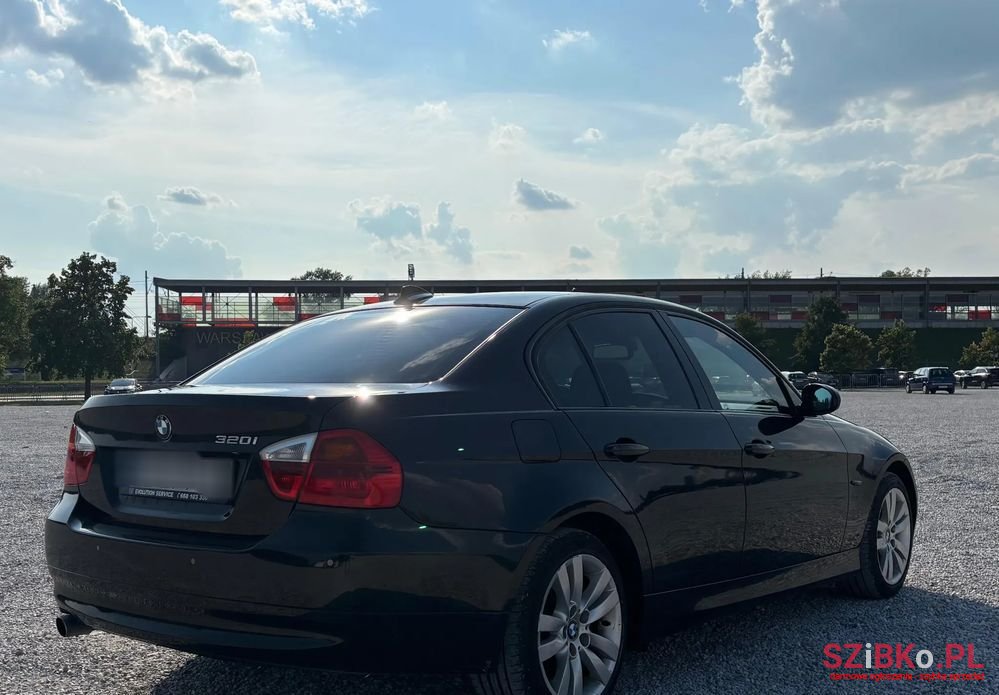 2006' BMW 3 Series 320I photo #4