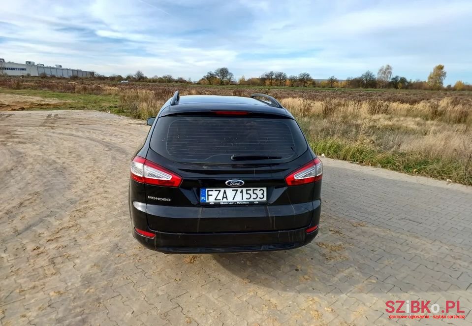 2011' Ford Mondeo photo #3