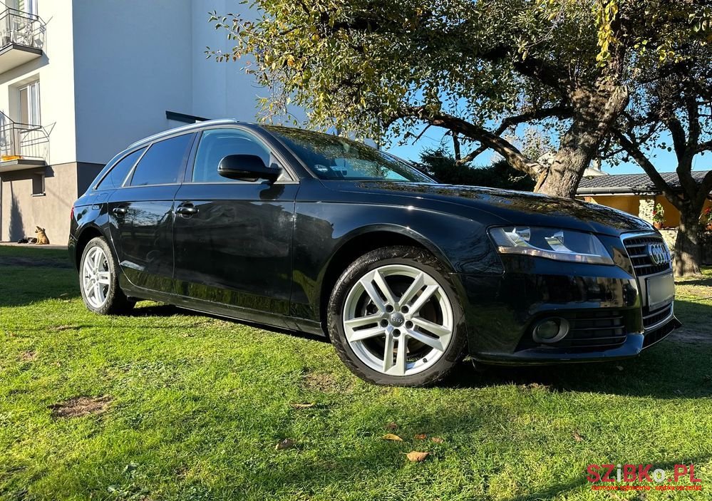 2009' Audi A4 2.0 Tdi E photo #2