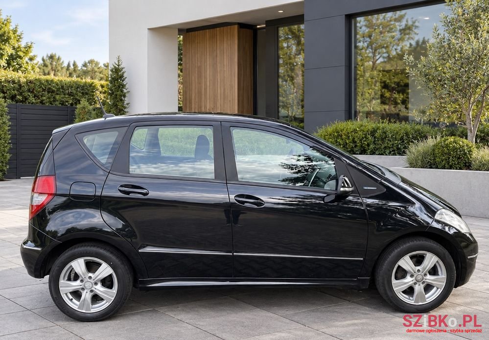 2010' Mercedes-Benz A-Class 180 Elegance photo #4