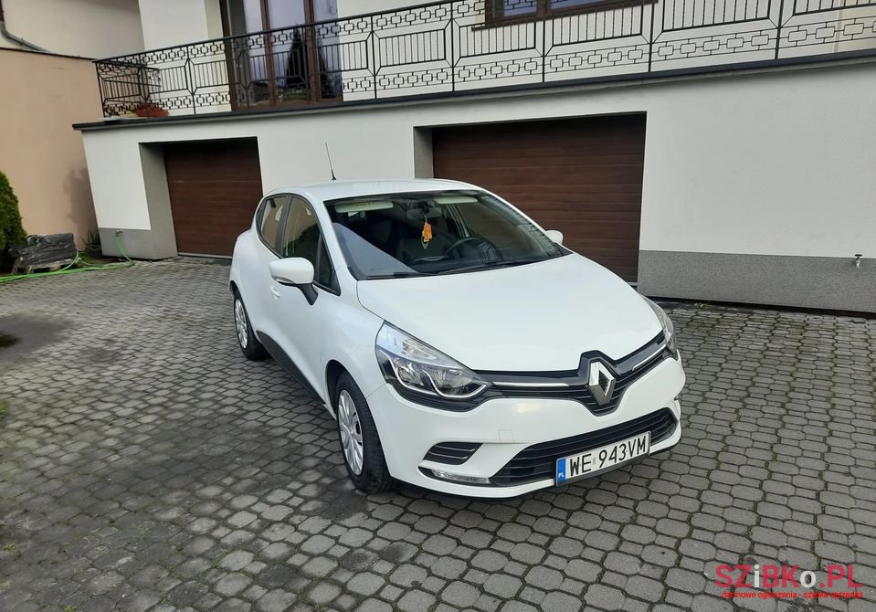 2019' Renault Clio photo #2