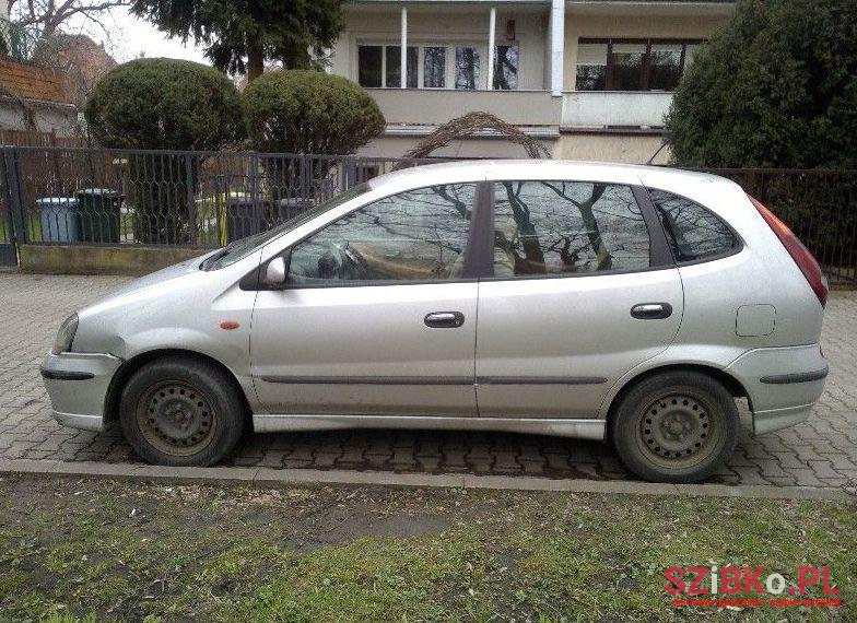 2000' Nissan Almera photo #2