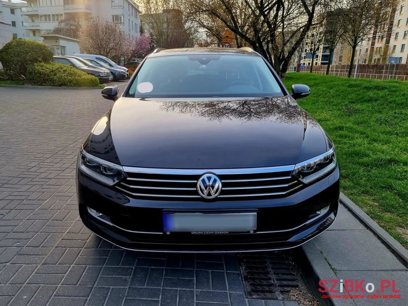 2016' Volkswagen Passat photo #5