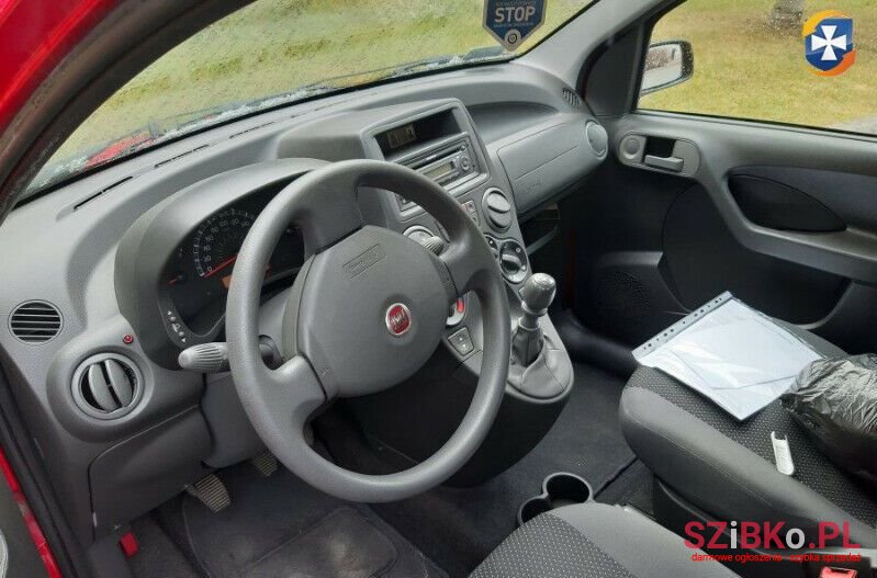 2016' Mazda 2 photo #1