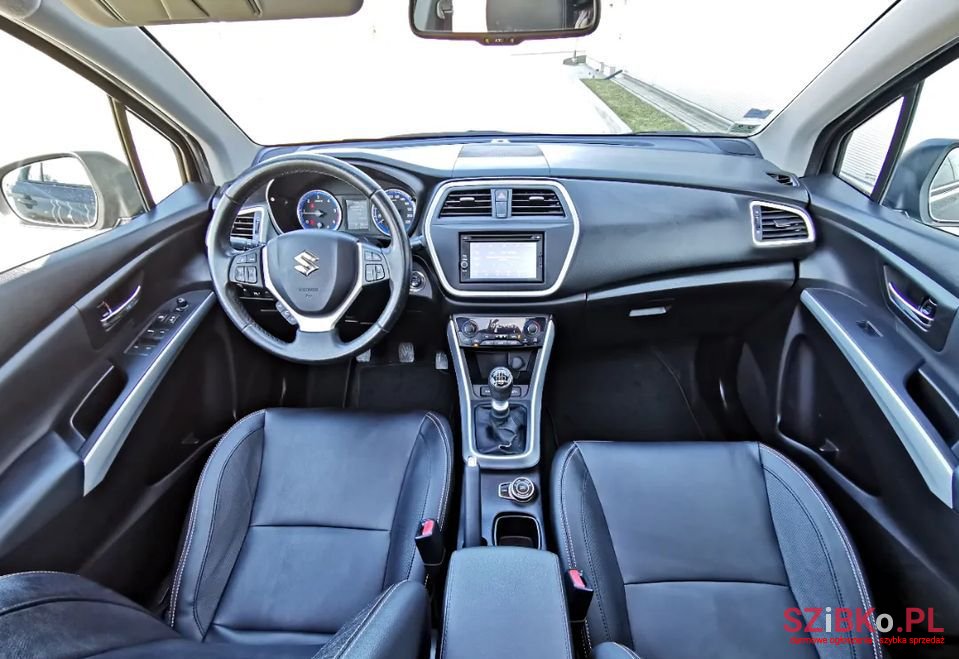 2015' Suzuki Sx4 S-Cross photo #3