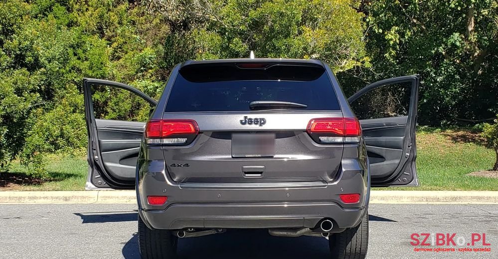 2018' Jeep Grand Cherokee photo #4