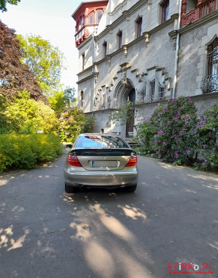 2003' Mercedes-Benz C-Class 180 Kompressor photo #2