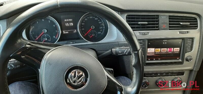 2015' Volkswagen Golf photo #2