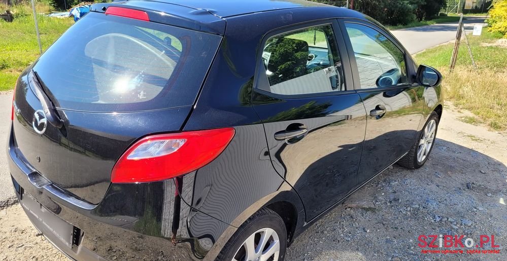 2010' Mazda 2 photo #4