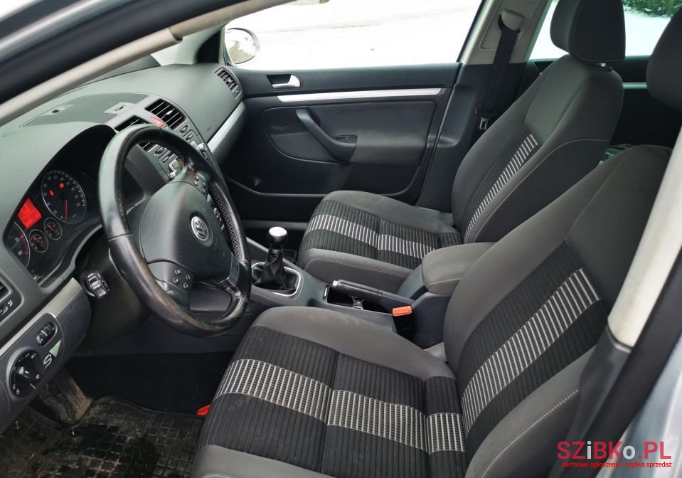 2008' Volkswagen Golf photo #6