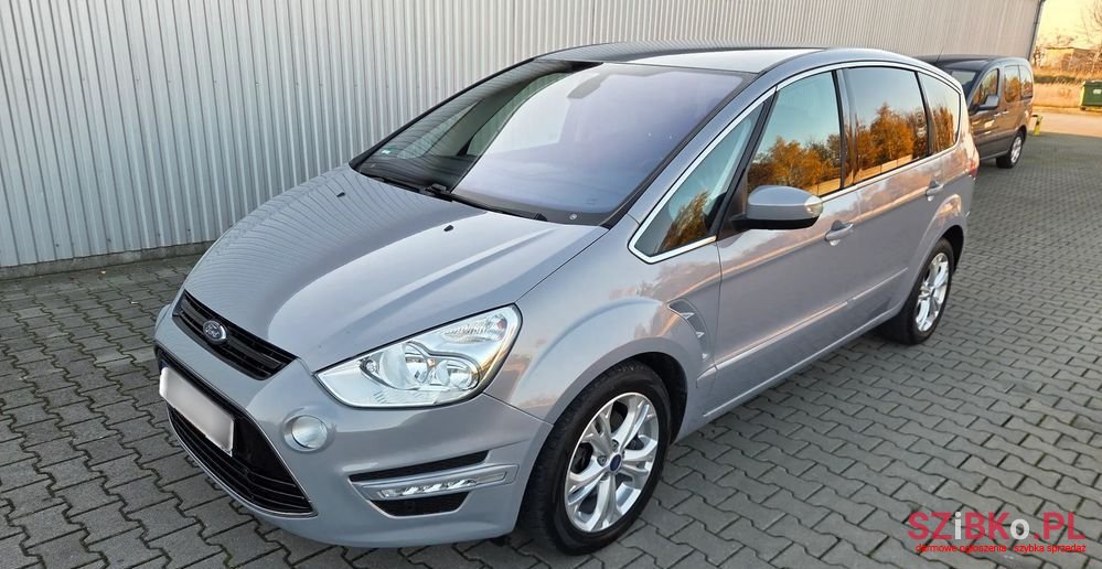 2013' Ford S-Max photo #3