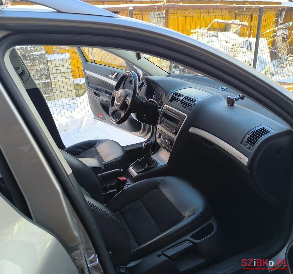 2013' Skoda Octavia Combi photo #5