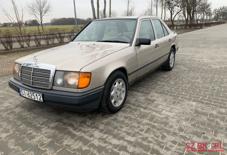 1988' Mercedes-Benz W124 photo #3