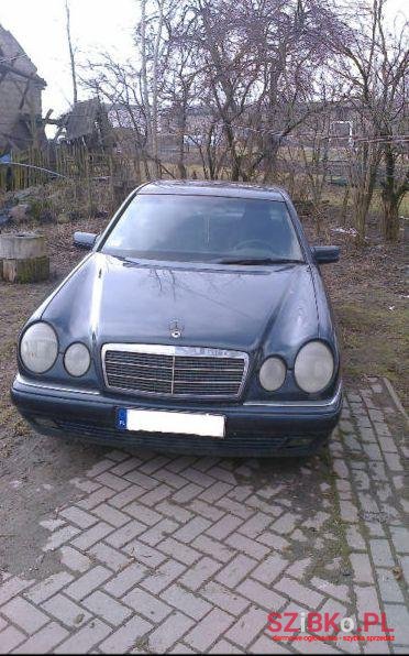 1998' Mercedes-Benz E-Class photo #1