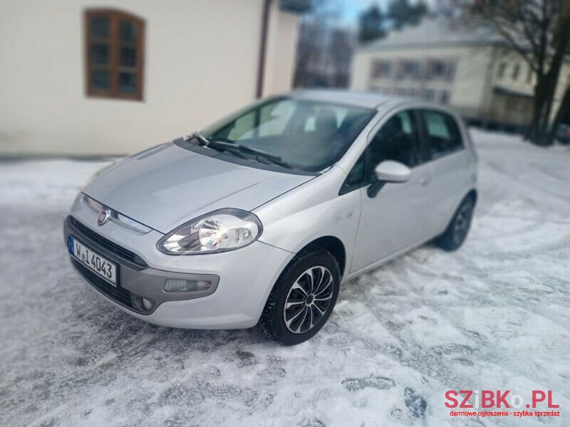 2010' Fiat Punto photo #1