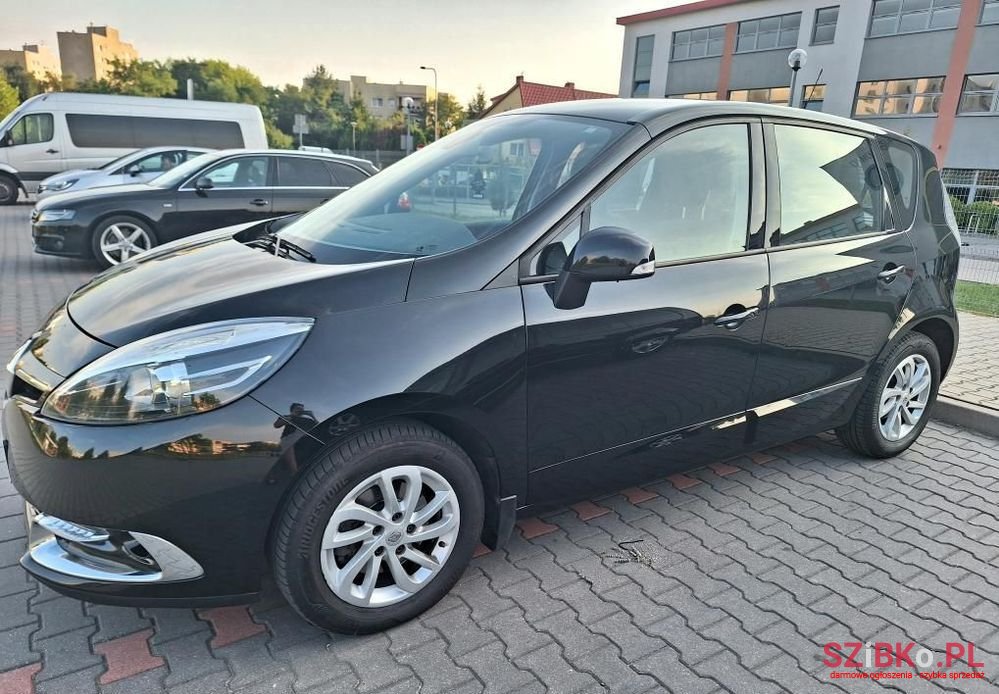 2013' Renault Scenic photo #2