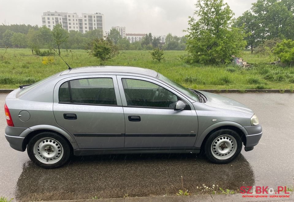 2008' Opel Astra photo #4