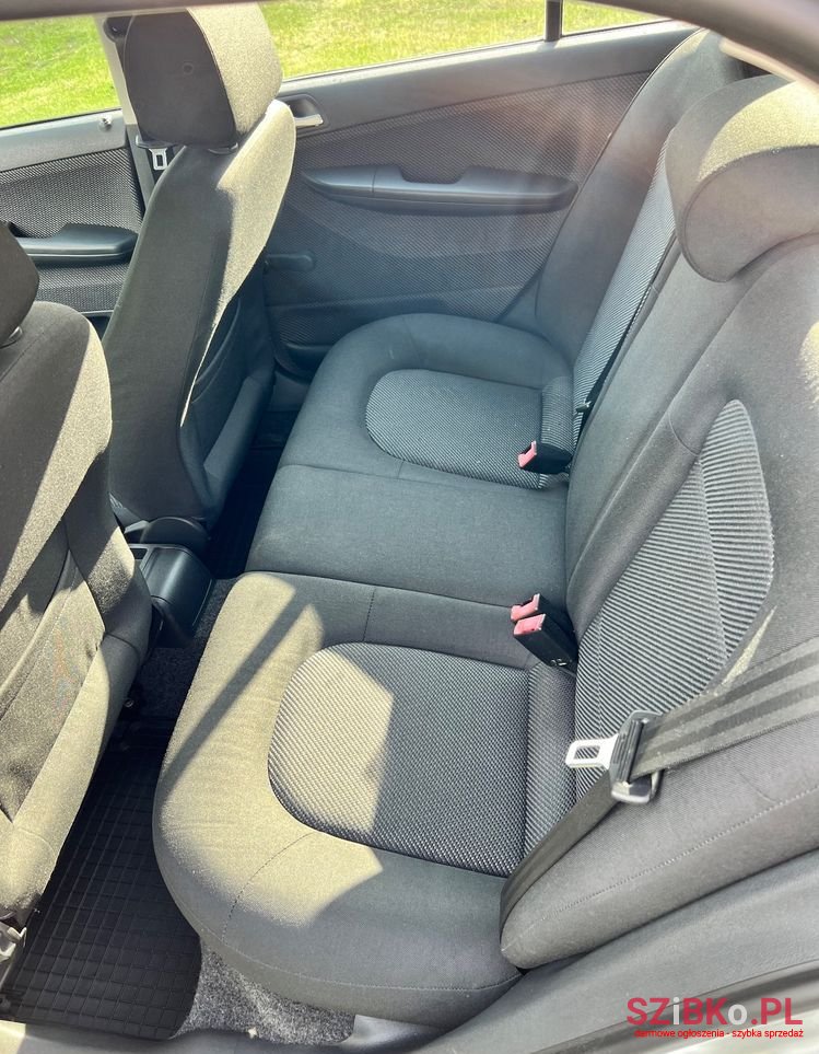 2005' Skoda Fabia 1.4 16V Ambiente photo #6