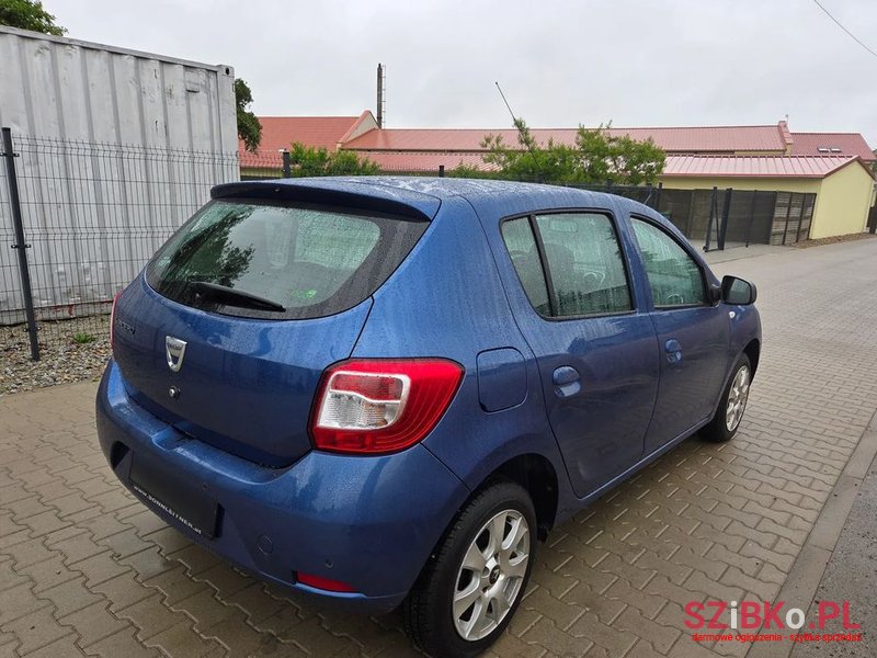 2012' Dacia Sandero photo #4