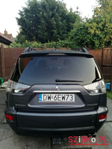 2011' Mitsubishi Outlander photo #2