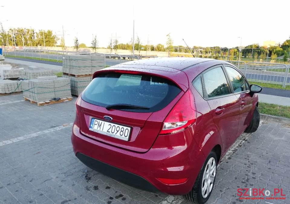 2011' Ford Fiesta photo #6