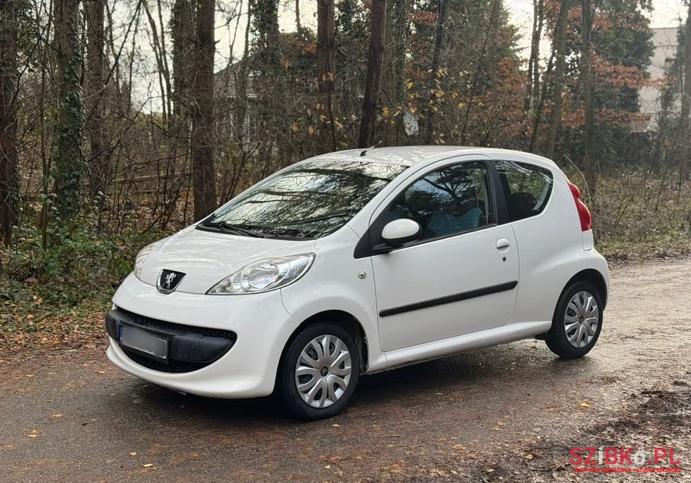 2009' Peugeot 107 photo #5