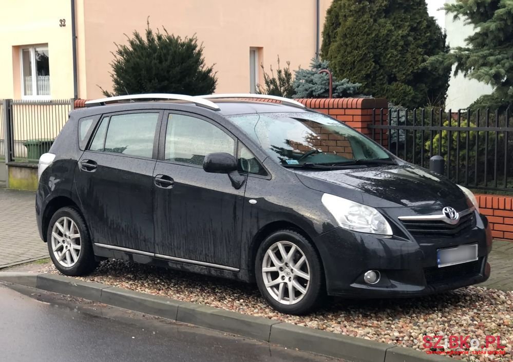 2009' Toyota Verso photo #4