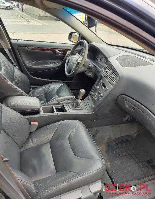 2002' Volvo V70 photo #5