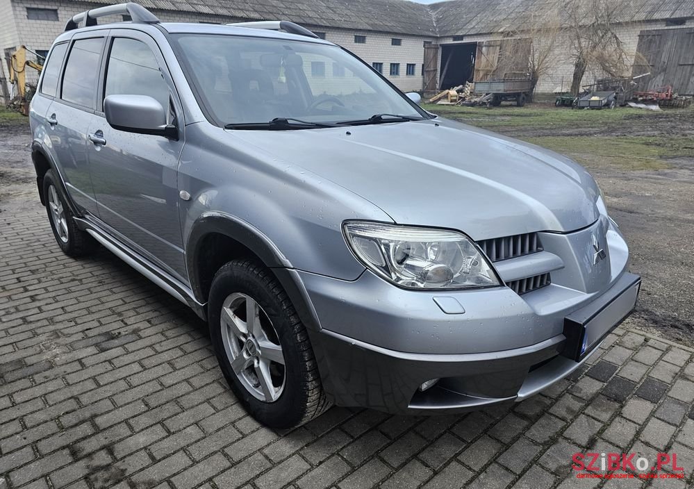 2004' Mitsubishi Outlander 2.4 Intense photo #1
