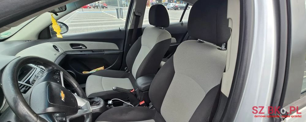2011' Chevrolet Cruze 1.6 Ls photo #6