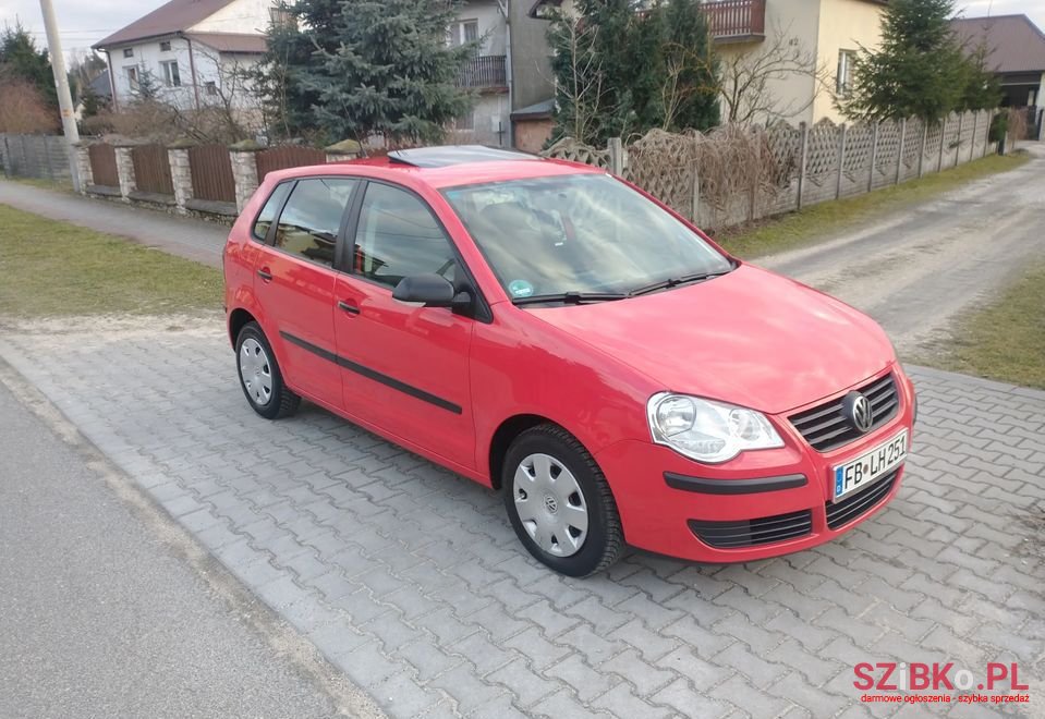 2006' Volkswagen Polo photo #6
