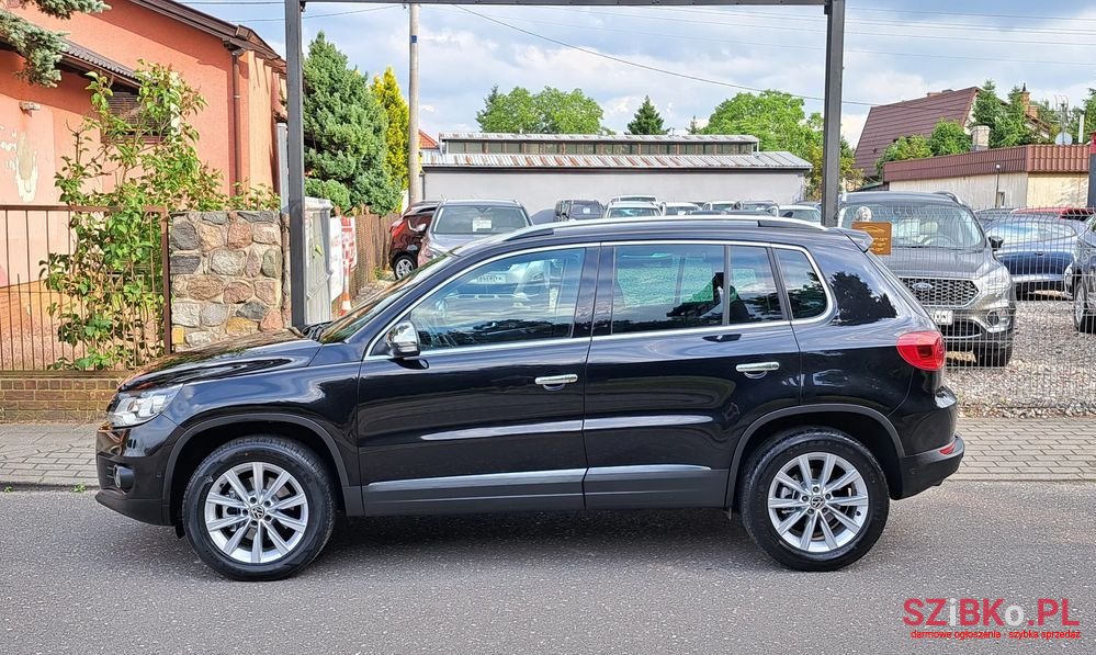 2012' Volkswagen Tiguan photo #3