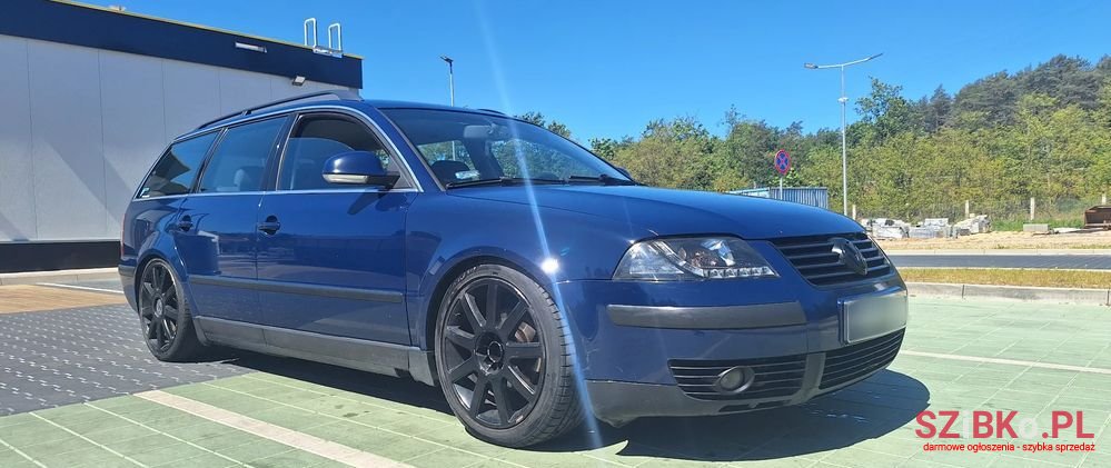 2004' Volkswagen Passat photo #6