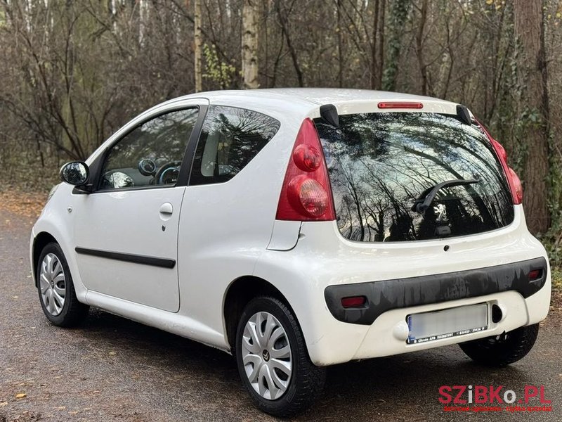 2009' Peugeot 107 photo #3