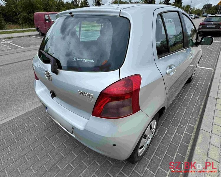 2007' Toyota Yaris photo #3