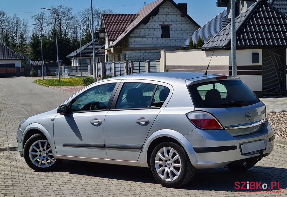 2004' Opel Astra photo #5