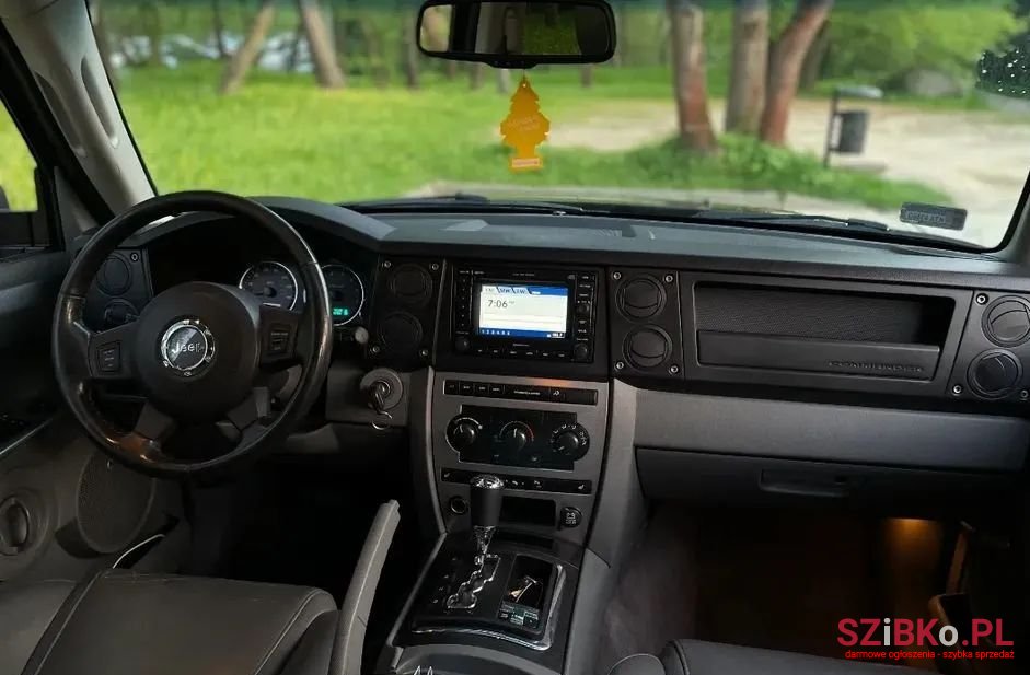 2007' Jeep Commander photo #4