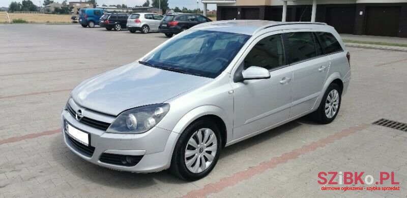 2005' Opel Astra photo #1